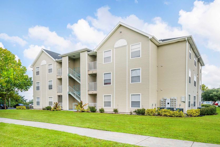 The Pointe at Central Apartments UCF Orlando 407apartments